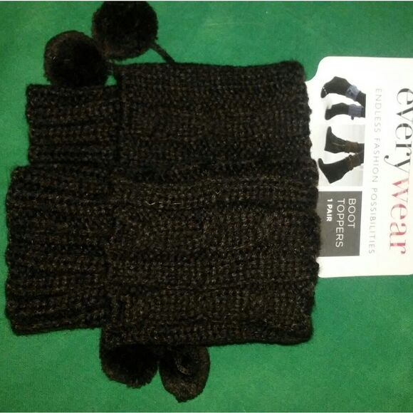 NWT dark brown Every wear boot toppers w pom poms - Picture 1 of 6
